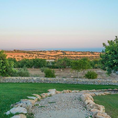 Baglio Cella - Appartamenti Per Vacanze Modica Bagian luar foto