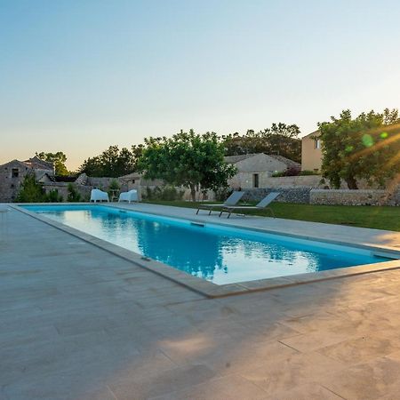 Baglio Cella - Appartamenti Per Vacanze Modica Bagian luar foto