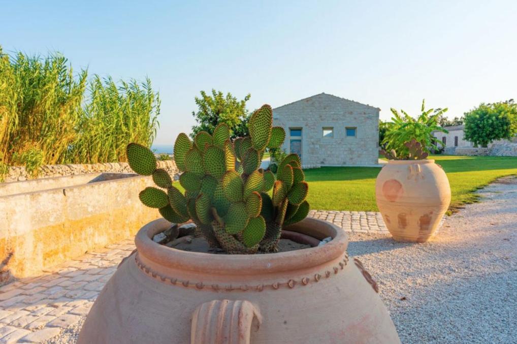 Baglio Cella - Appartamenti Per Vacanze Modica Bagian luar foto
