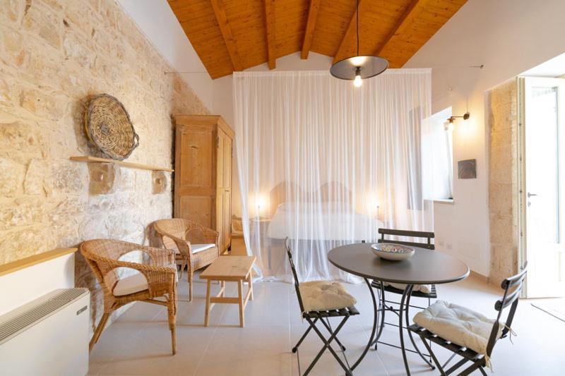 Baglio Cella - Appartamenti Per Vacanze Modica Bagian luar foto