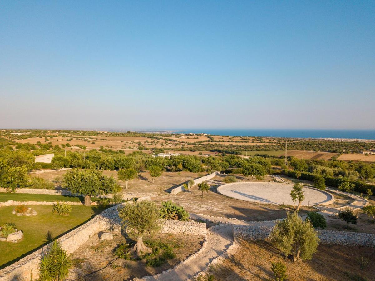 Baglio Cella - Appartamenti Per Vacanze Modica Bagian luar foto