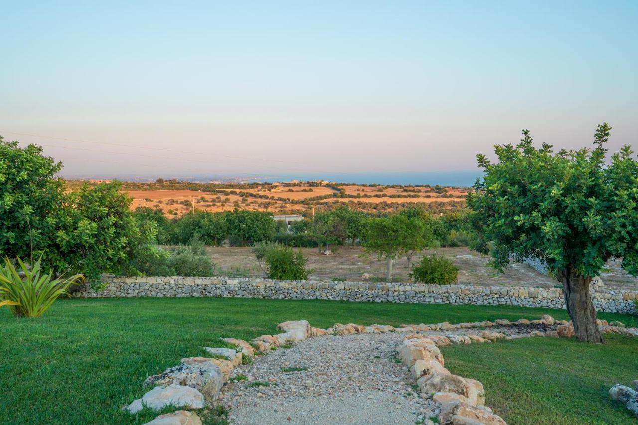 Baglio Cella - Appartamenti Per Vacanze Modica Bagian luar foto