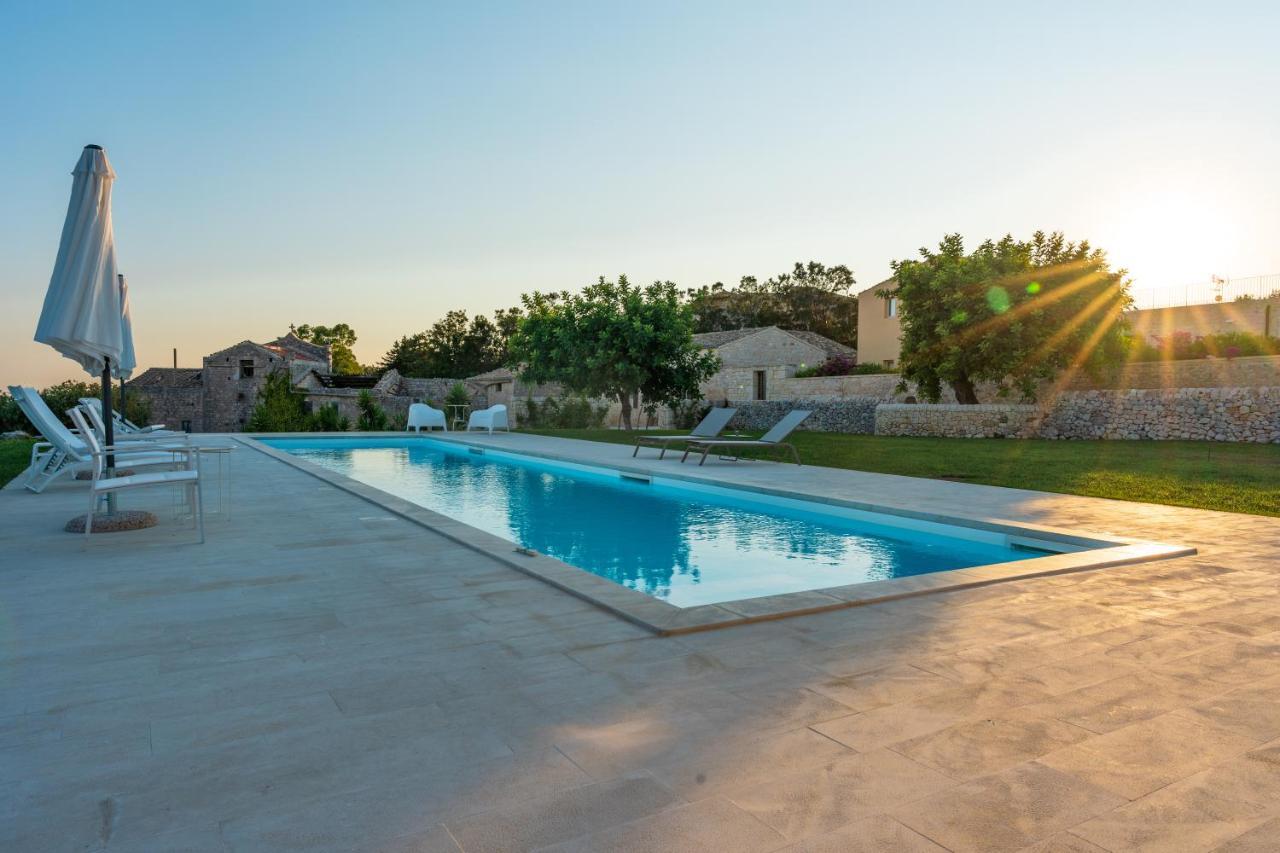 Baglio Cella - Appartamenti Per Vacanze Modica Bagian luar foto