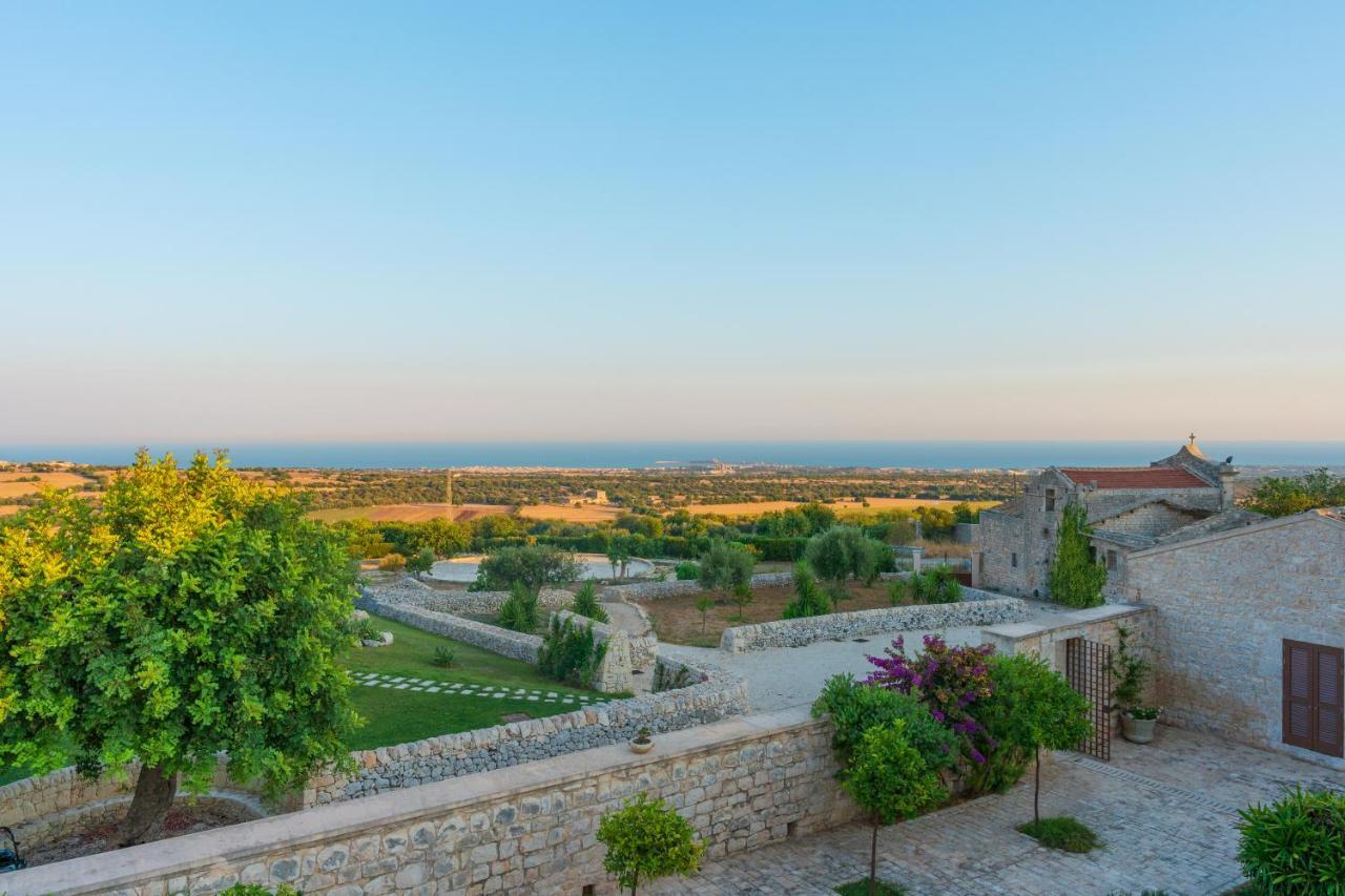 Baglio Cella - Appartamenti Per Vacanze Modica Bagian luar foto