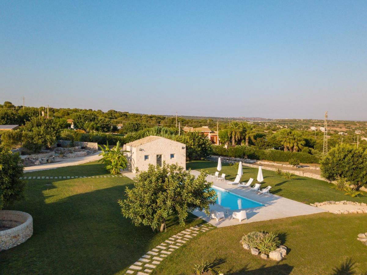 Baglio Cella - Appartamenti Per Vacanze Modica Bagian luar foto